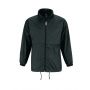 Windproof and water-repellent jacket with internal mesh. Air. B&C