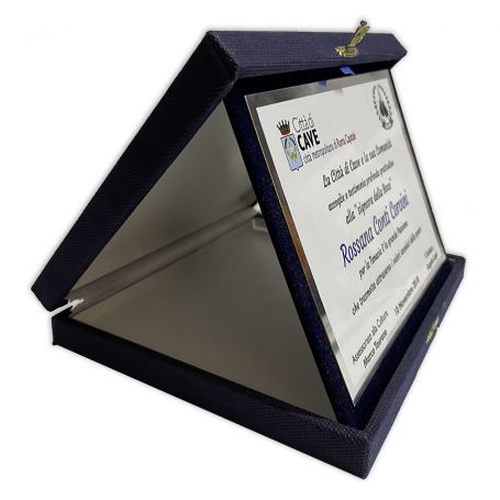 Award plate with box 19 x 16 cm. Fully customized with your graphics.